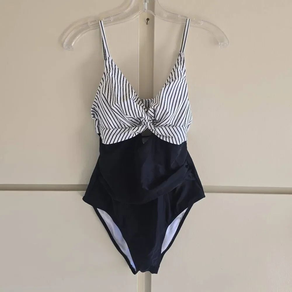 CUPSHE Women's One Piece Swimsuit Swimwear Twisted Cutout Front Adjustable Strap